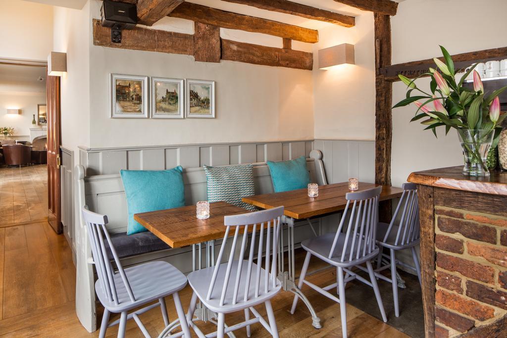 The Chequers Inn Beaconsfield Dış mekan fotoğraf