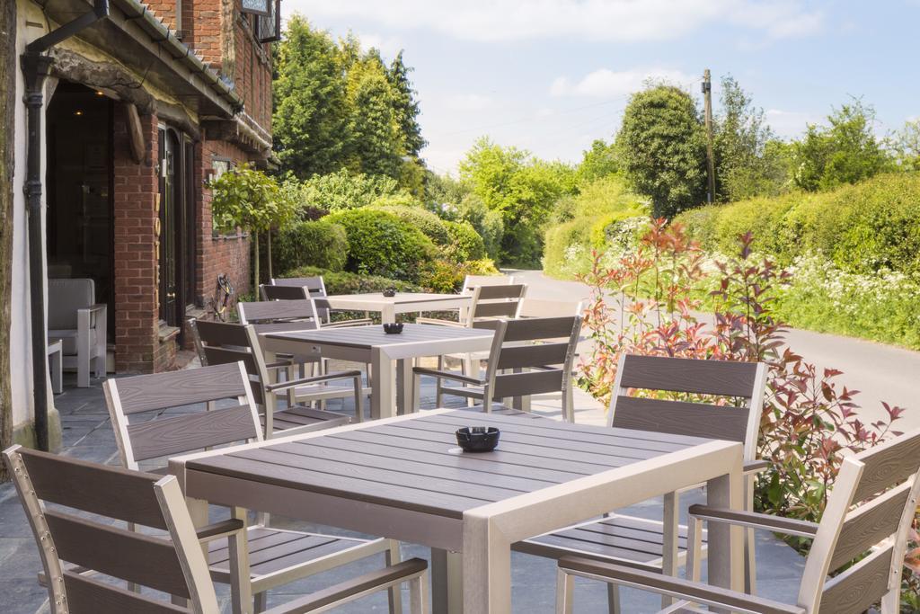 The Chequers Inn Beaconsfield Dış mekan fotoğraf