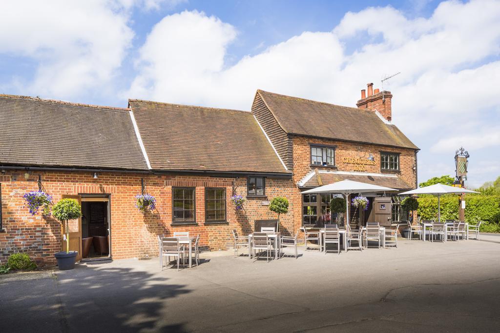 The Chequers Inn Beaconsfield Dış mekan fotoğraf
