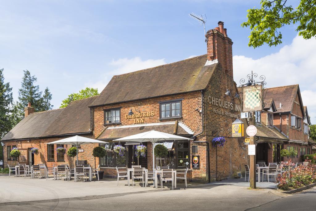 The Chequers Inn Beaconsfield Dış mekan fotoğraf