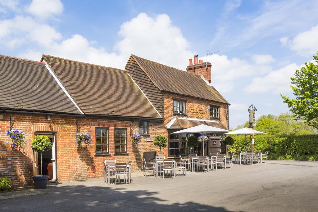 The Chequers Inn Beaconsfield Dış mekan fotoğraf