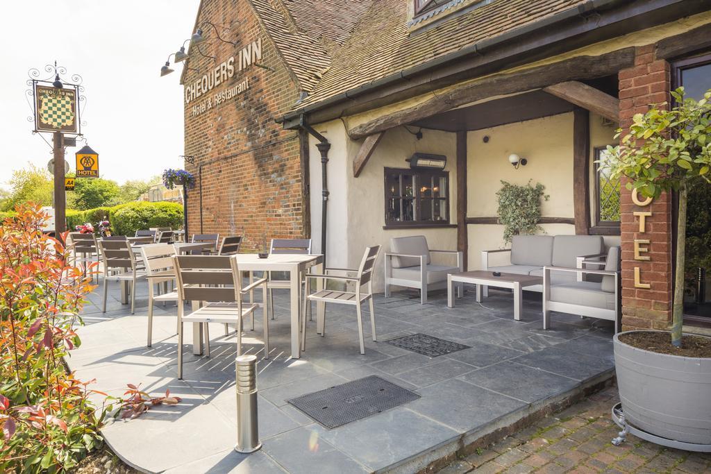 The Chequers Inn Beaconsfield Dış mekan fotoğraf