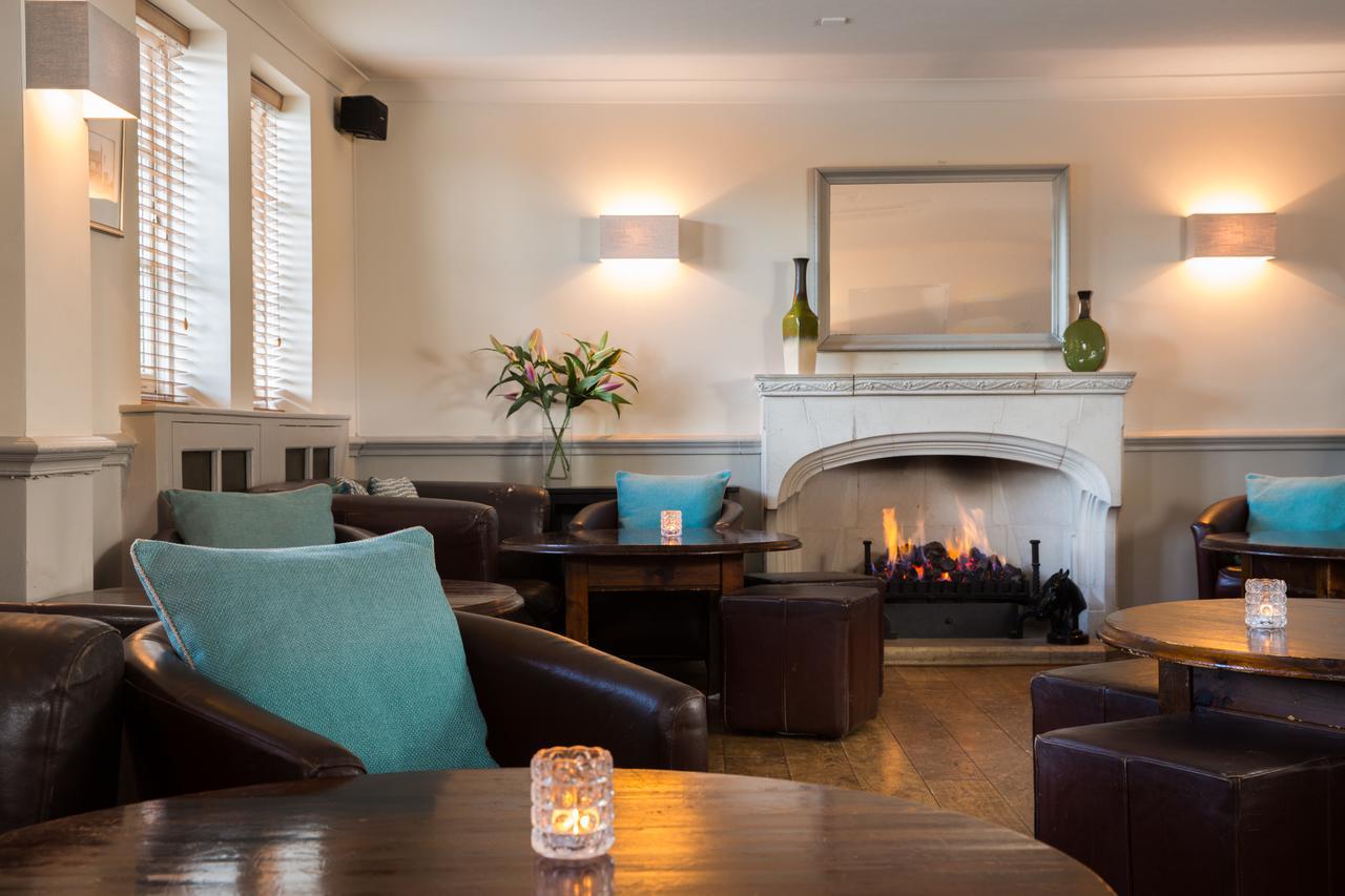 The Chequers Inn Beaconsfield Dış mekan fotoğraf